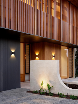 Bianco Wall Light