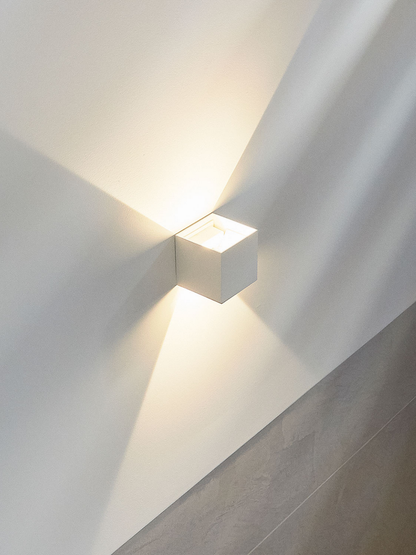 Bianco Wall Light